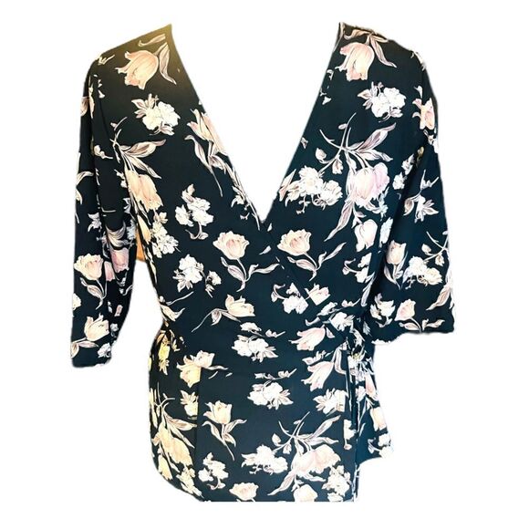 Sienna Sky Floral Wrap Top Size Medium - Picture 1 of 5